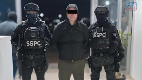 prisión El Licenciado y escoltas