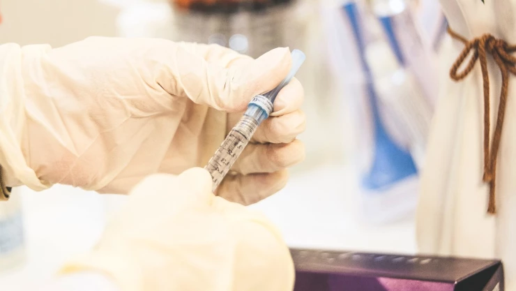 Farmacéutica intenta mutar virus de covid-19