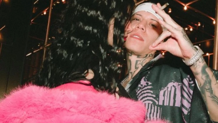 VIDEO - Karely Ruiz y Santa Fe Klan promueven su video en Only Fans