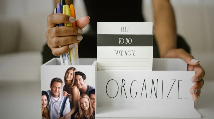 Ideas DIY 5 ideas creativas para hacer organizadores inspirados en Friends.jpg