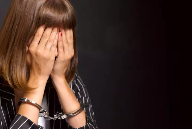 Mujer ataca a su pareja tras supuesta infidelidad en Nuevo León