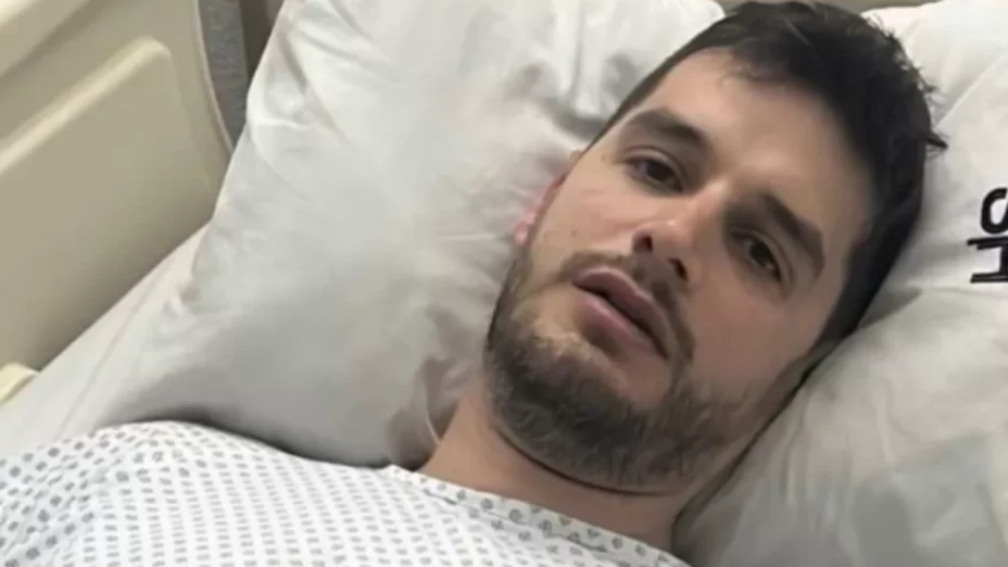 Hospitalizan a Adrián Marcelo.