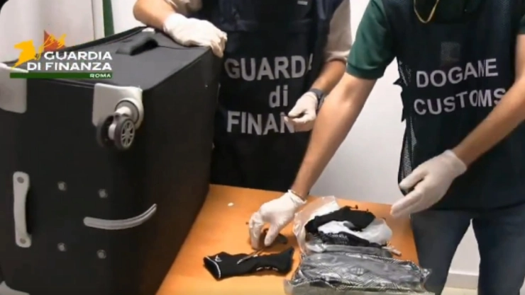 Detienen a dos mexicanos con metanfetamina en Roma