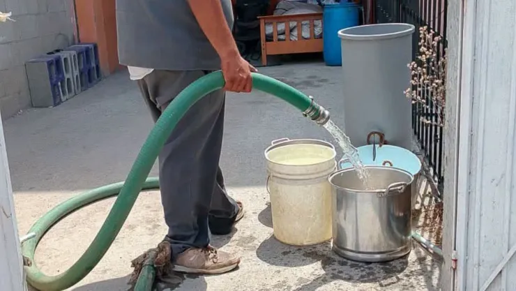 Persisten reportes de falta de agua en Tijuana; vecinos aseguran que el servicio no se ha restablecido por completo
