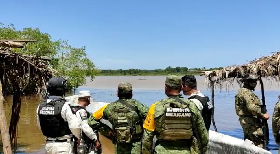 Hallan un submarino en Guerrero policías comunitarios de la UPOEG (4).jpeg