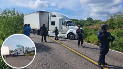 Tráiler bloqueando carreteras