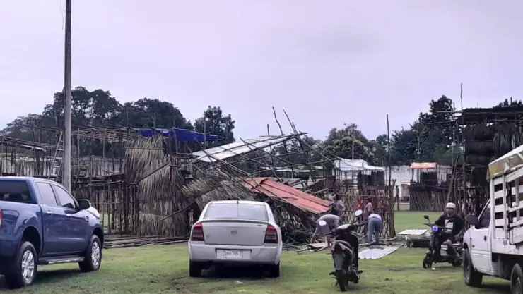 FOTOS_ Colapsa ruedo artesanal durante su construcción en Yaxcabá