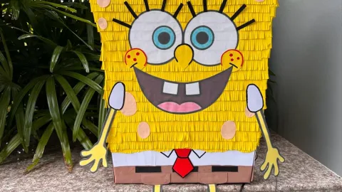 La forma correcta de hacer mini piñatas de Bob Esponja paso a paso