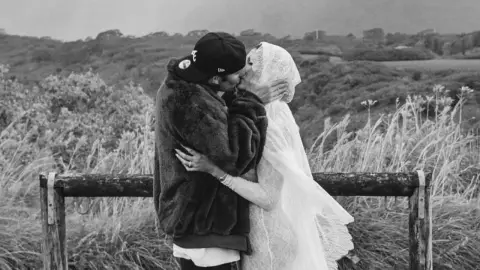 Confirma Justin Bieber y Hailey Baldwin serán papás; así anunciaron su embarazo.jpg