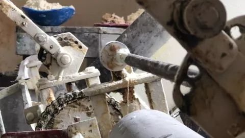 Panedero sufre accidente laboral y casi pierde una mano