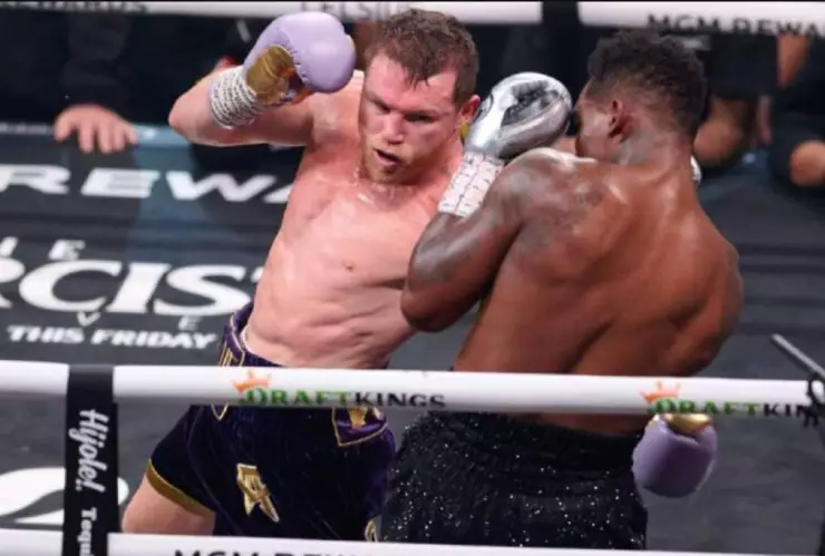 Canelo vence a Charlo por decisión unánime; así fue el combate