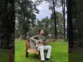 Nodal sentado.jpg