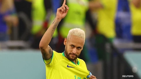 Neymar con la selecci&oacute;n de Brasil