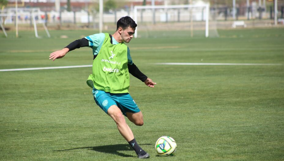 Alan Soñora, de Bravos, fue convocado a Estados Unidos