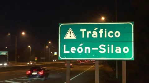 ¿Qué pasó Reportan paralizada la carretera León-Silao así está el tráfico vehicular hoy 3 de marzo.jpg