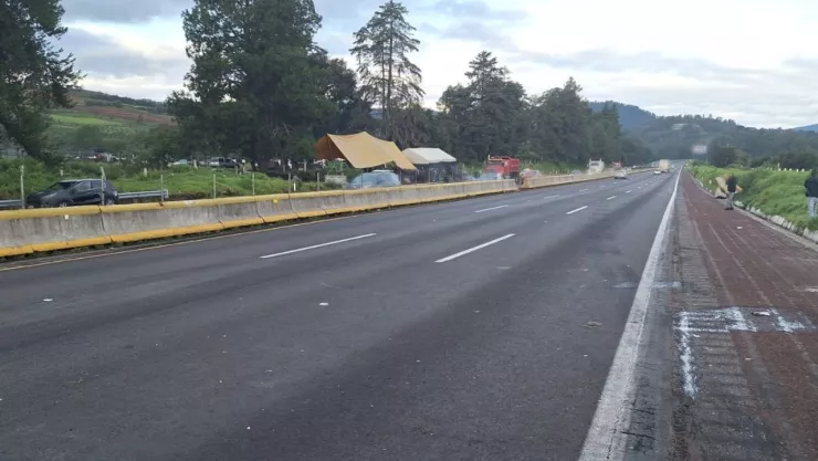 Tras bloqueo de más de 60 ahoras, abren autopista Mexico-Puebla