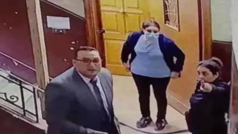 eugene osama mujer nina pedofilo .jpg