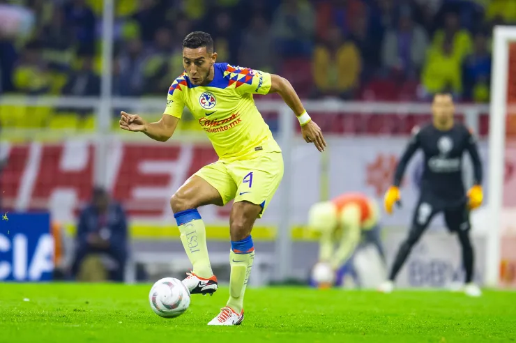 Sebastián Cáceres, América