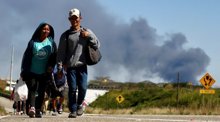 Cuál es la diferencia entre migrante, inmigrante y emigrante