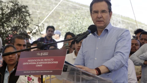 Esteban Moctezuma, secretario de educación en México