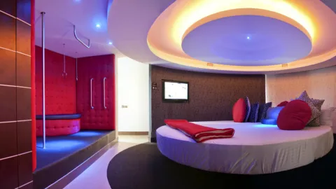 Motel 2