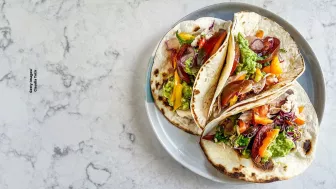 Para todo se hace taquitos. Nunca le puede faltar la cebolla ni el aguacate.