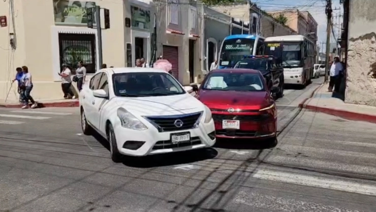 Reportan caos vial en el Centro de Mérida tras FUERTE ACCIDENTE; ¿Qué pasó?