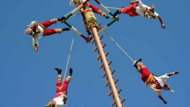¿Cómo fue el ritual del grupo Voladores de Papantla a la danzante que murió en Puebla
