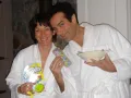 Ghislaine Maxwell posa con David Copperfield en esta imagen publicada por el Departamento de Justicia en Washington, D.C., EE. UU., el 19 de diciembre de 2025, como parte de un nuevo conjunto de documentos de sus investigaciones sobre el difunto financista y delincuente sexual convicto Jeffrey Epstein