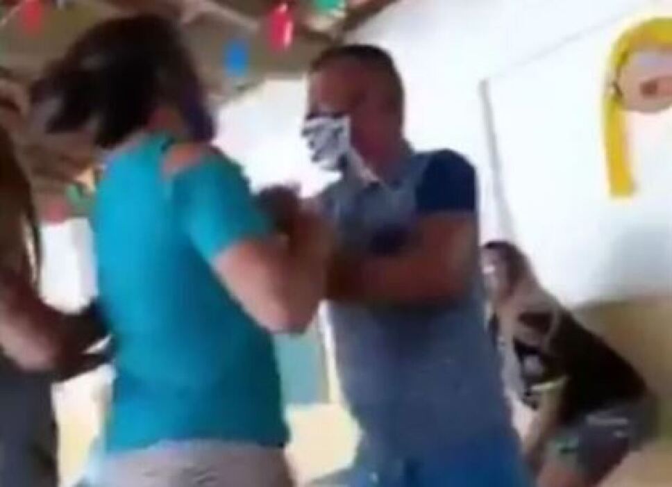 VIDEO: Hombre infiel provoca pelea en punto de vacunación COVID-19