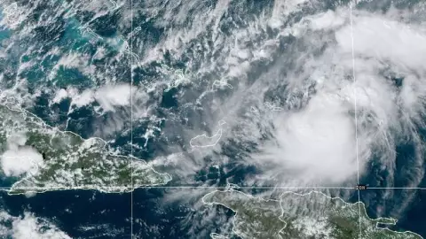 Tormenta tropical Oscar se convierte a huracán categoría 1; esta es su trayectoria.jpg