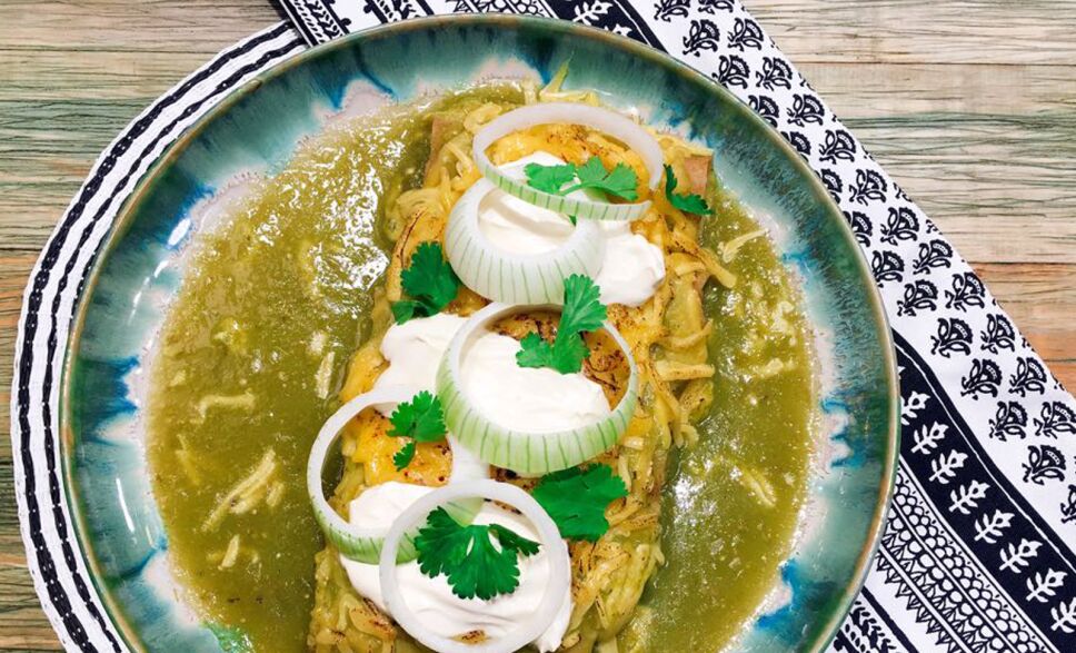 receta, enchiladas suizas, cocineros mexicanos, tv azteca