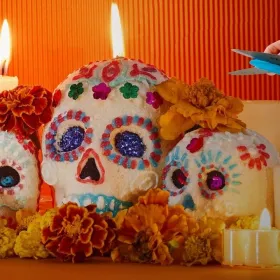 Ideas DIY 3 ideas para elaborar flores de cempasúchil de papel para adornar tu altar de Día de Muertos.jpg