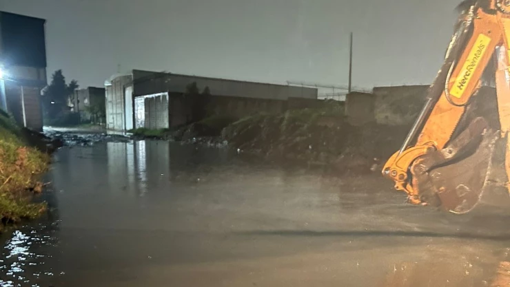 Inundaciones en calles de Tlaquepaque llegaron hasta el medio metro