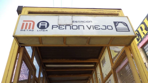 Hombre se arroja a las vías de la estación Peñón Viejo de la Línea A del Metro CDMX.