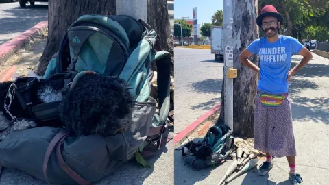 Perro trabaja todos los días con su dueño malabarista en cruceros viales en Tijuana.