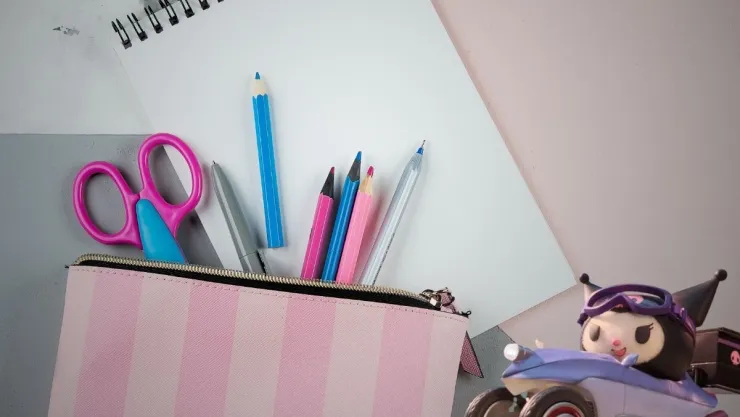 5 ideas creativas para decorar tus estuches de Kuromi paso a paso.jpg