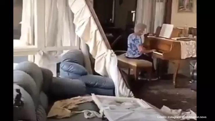 mujer piano libano .jpg