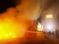 fuego_campamento_migrantes_chihuahua_policias_manguera_