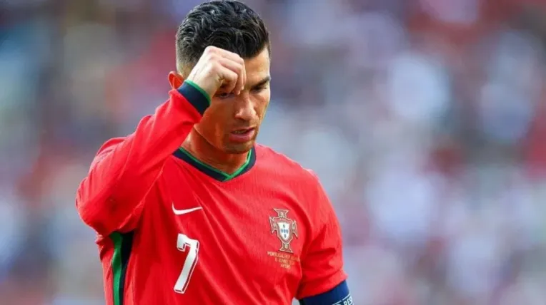 Amigo de Cristiano Ronaldo revela la VERDAD de cómo discutió el jugador con el DT de Portugal antes de su salida