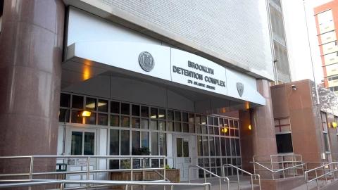 Centro de Detenci&oacute;n de Brooklyn, Nueva York