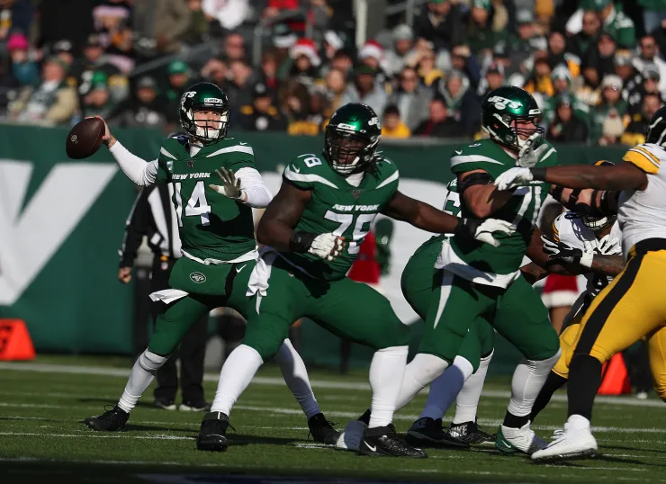 Pittsburgh Steelers v New York Jets