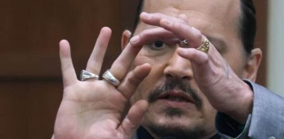 Johnny Depp entrega pruebas contundentes de la perdida de un pedazo de dedo
