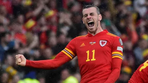 Gareth Bale celebra el pase Gales al Mundial Qatar 2022