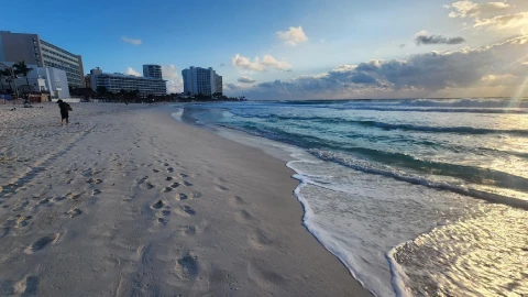 ¡Día nublado en Quintana Roo! Clima en Cancún hoy lunes 16 de diciembre.jpg