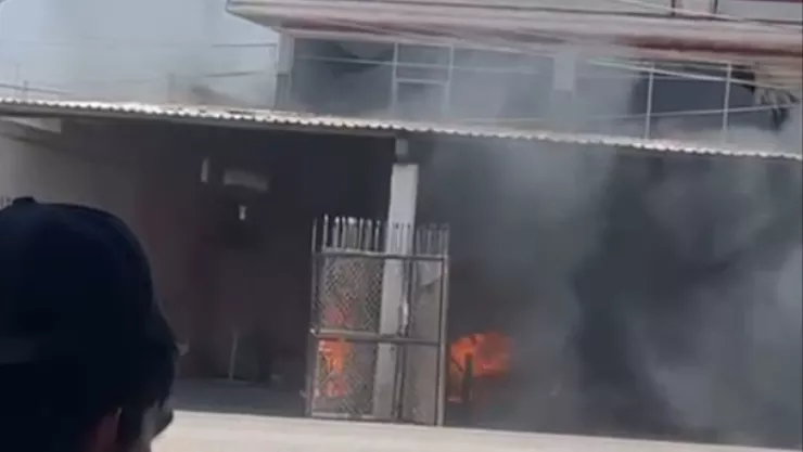 Se incendia negocio de gas en Villa Juárez, Navolato