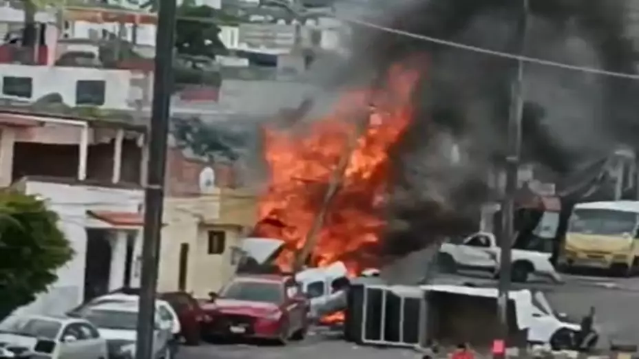 Accidente Tráiler choque carambola incendio San Juan del Río Querétaro