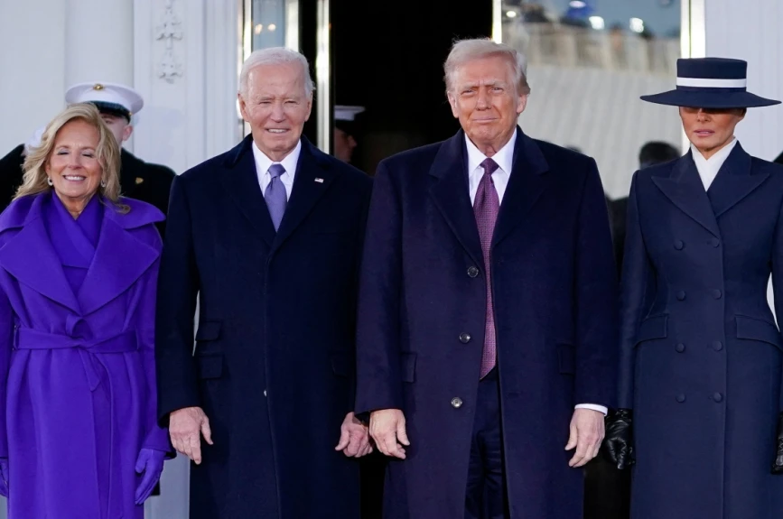 Fotos y momentos destacados de Donald Trump y Melania durante la toma de protesta presidencial.