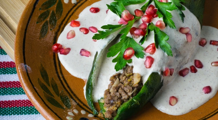/comida/fiestas-patrias-chile-nogada-saludable