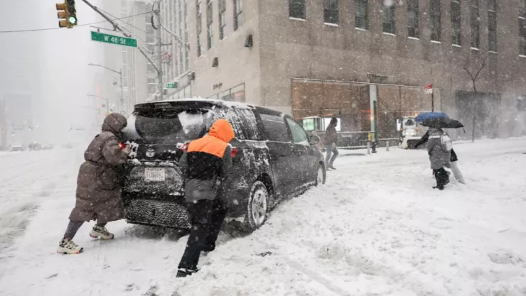 Condiciones invernales causan muertos y afectaciones en servicios básicos en EU